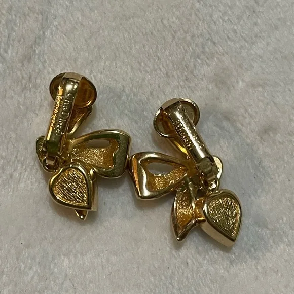 Vintage Christian Dior Bow Earrings 💛